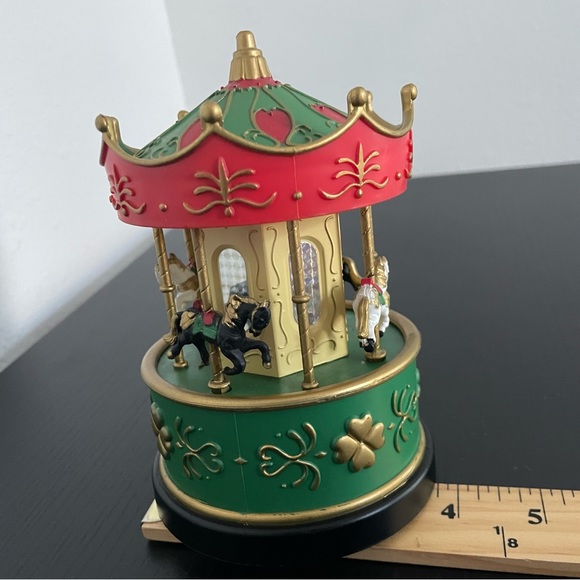 Vintage Plastic Moving Carousel Music Box 4  Horse. - Picture 7 of 7